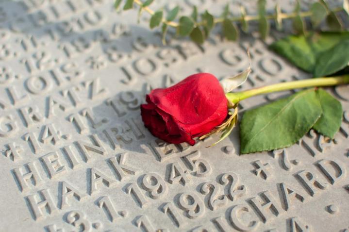 Plaque et gravure funèbre Martinique